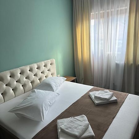 Hotel Freedom&Relax Buzău Exterior foto